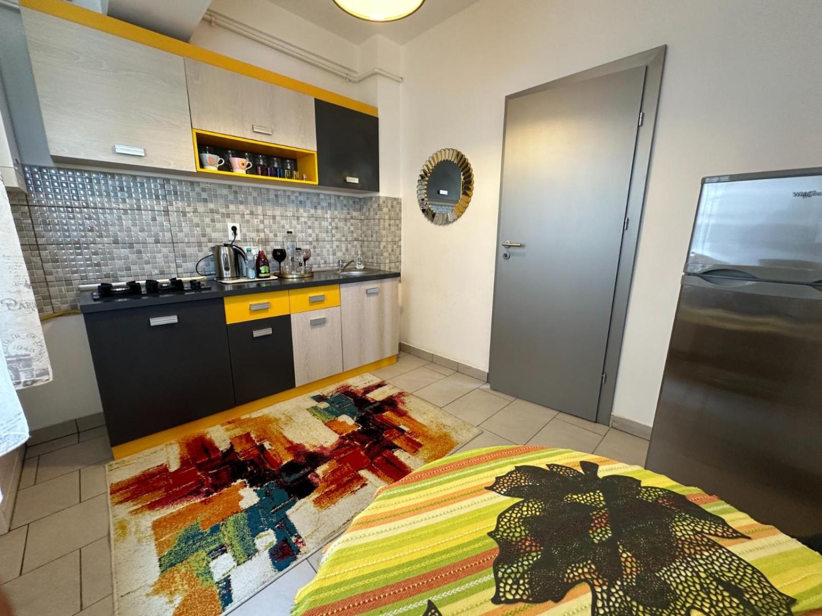 Downtown "Rendez-Vous" Luxury Apartamento Bacău Exterior foto