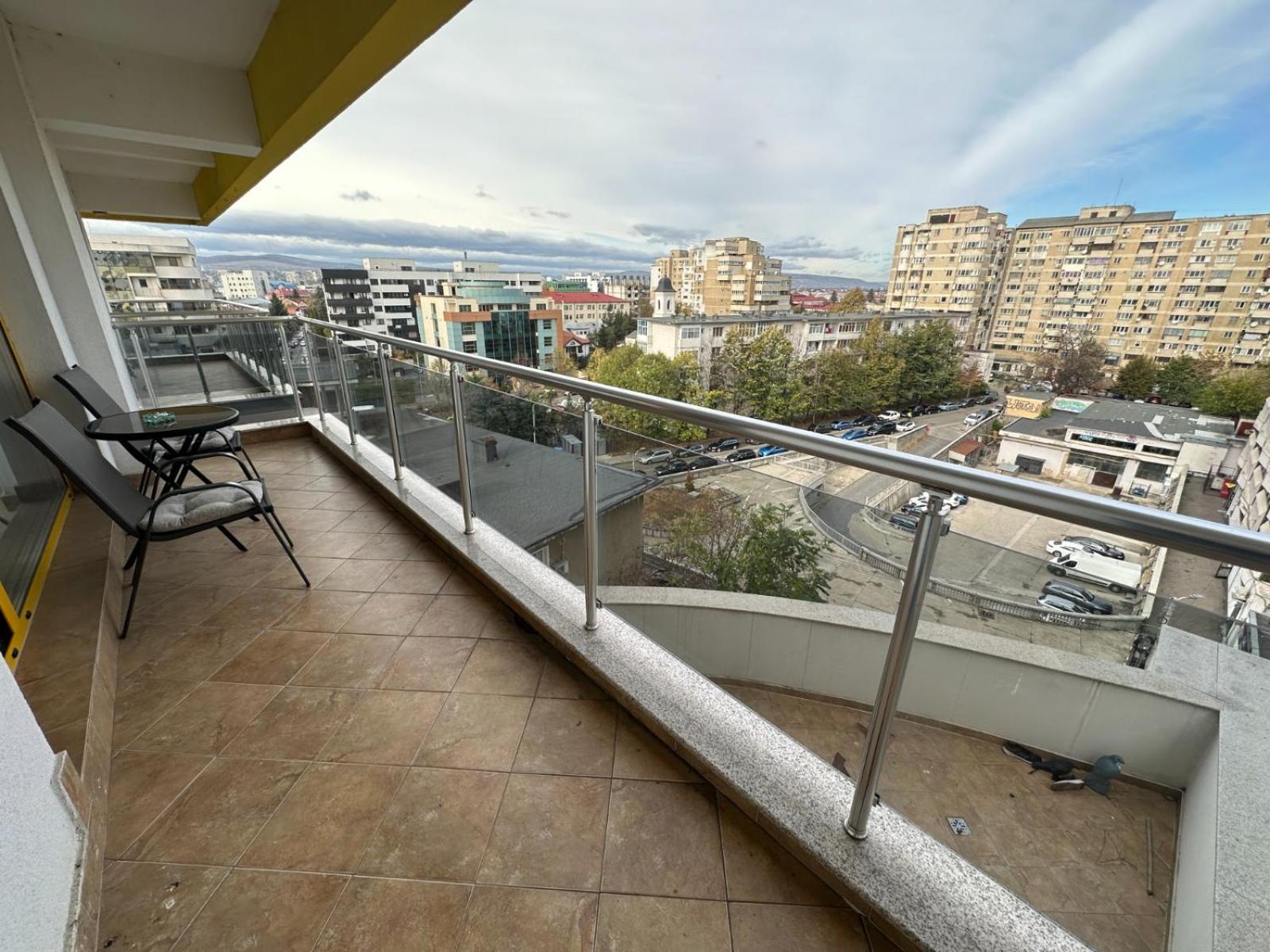 Downtown "Rendez-Vous" Luxury Apartamento Bacău Exterior foto