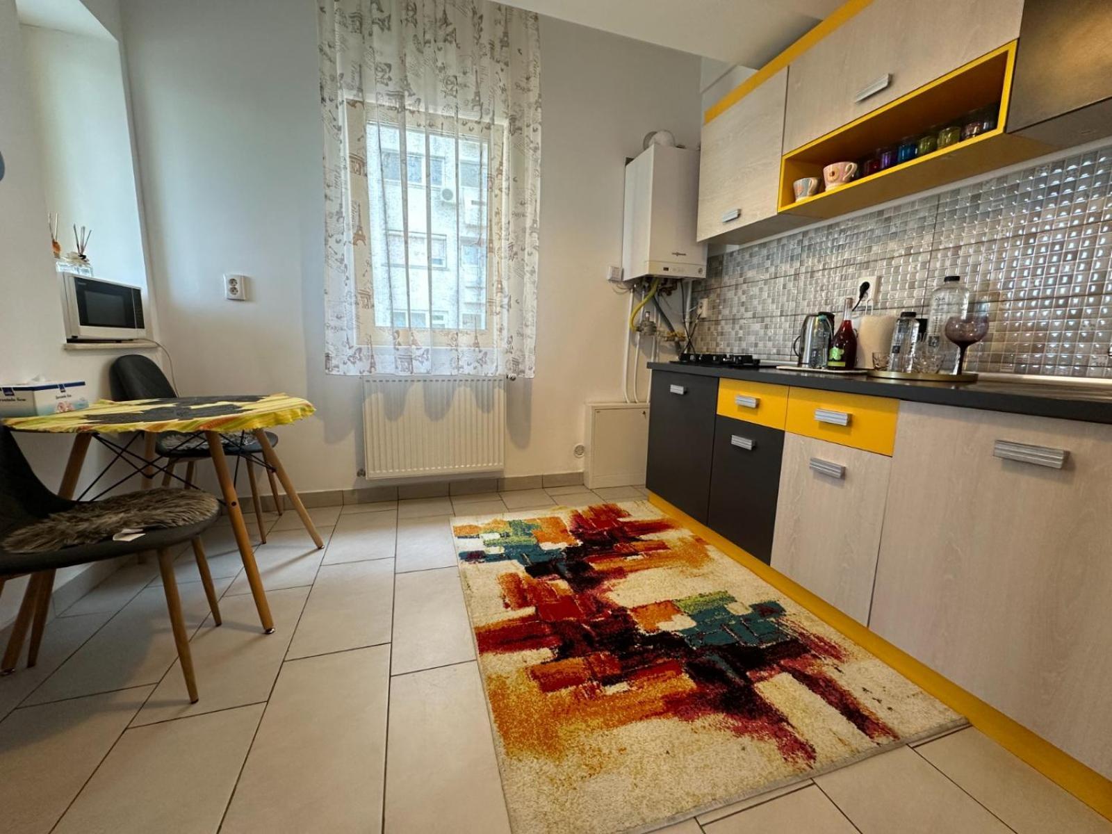 Downtown "Rendez-Vous" Luxury Apartamento Bacău Exterior foto