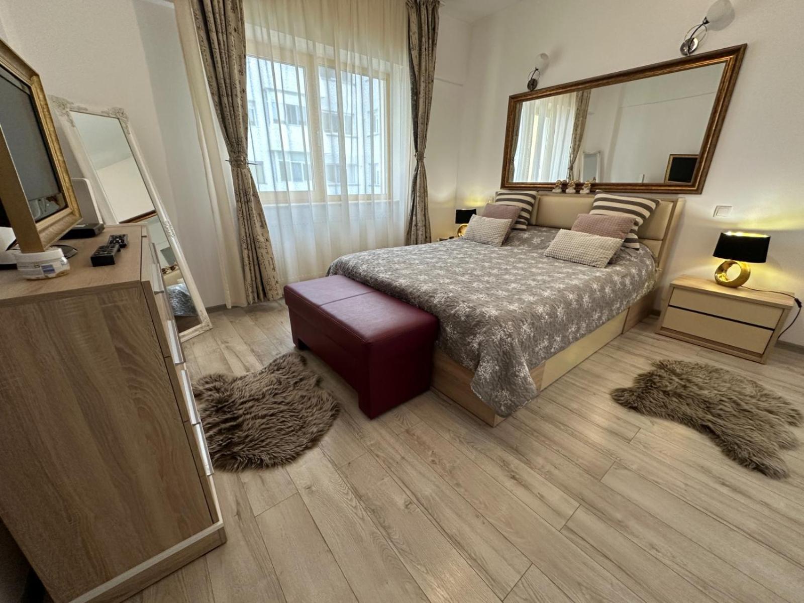 Downtown "Rendez-Vous" Luxury Apartamento Bacău Exterior foto
