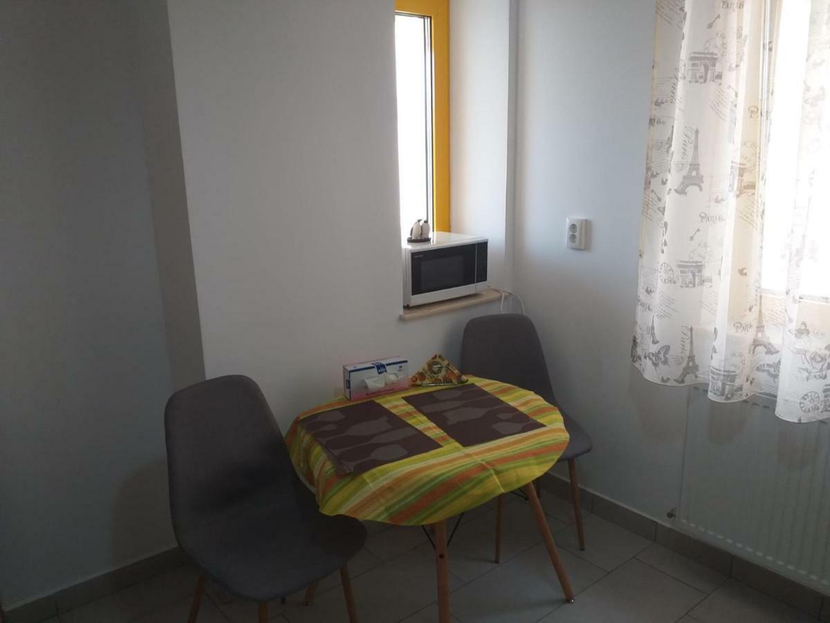 Downtown "Rendez-Vous" Luxury Apartamento Bacău Exterior foto